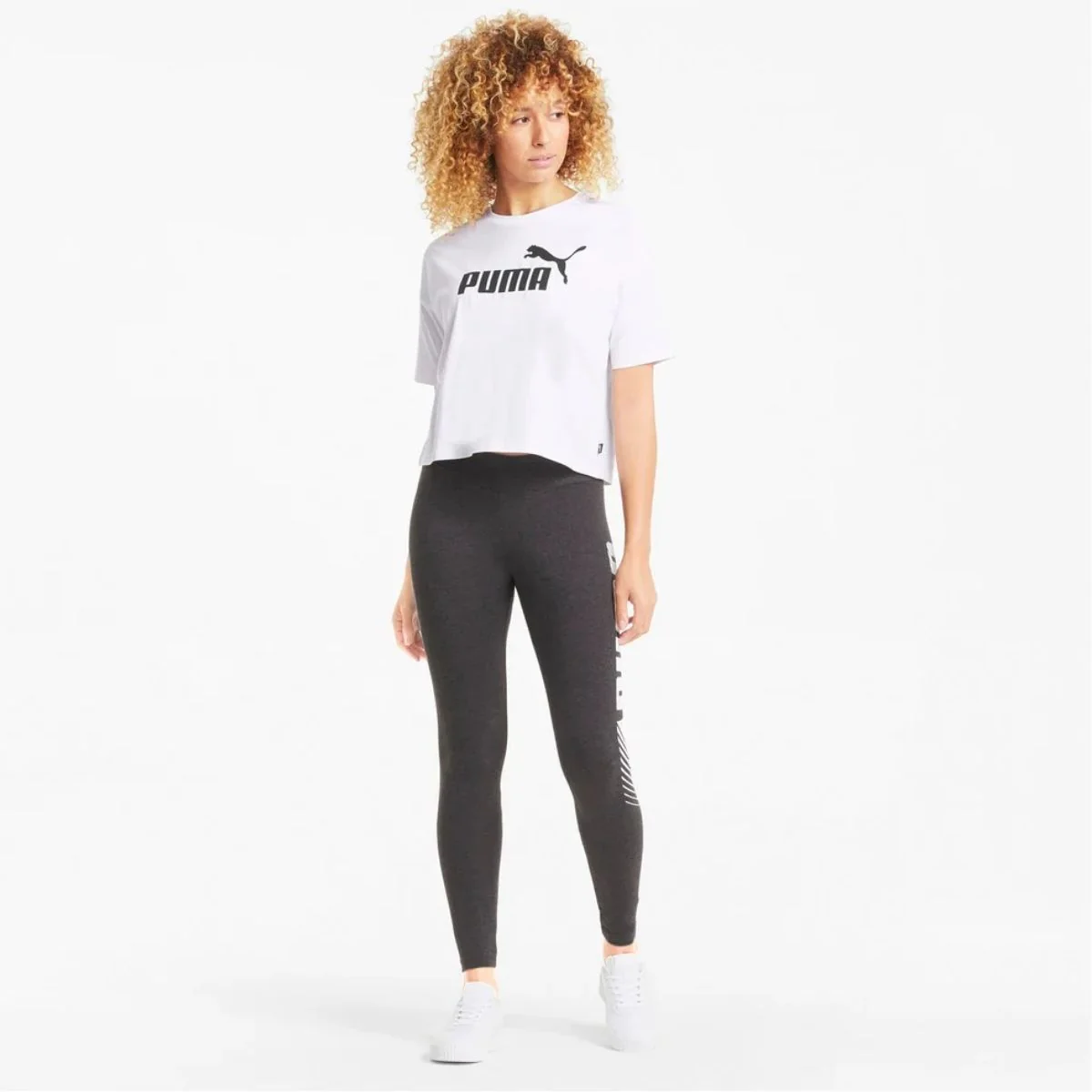 T-shirt crop bianca Puma Essentials Logo - Image 3