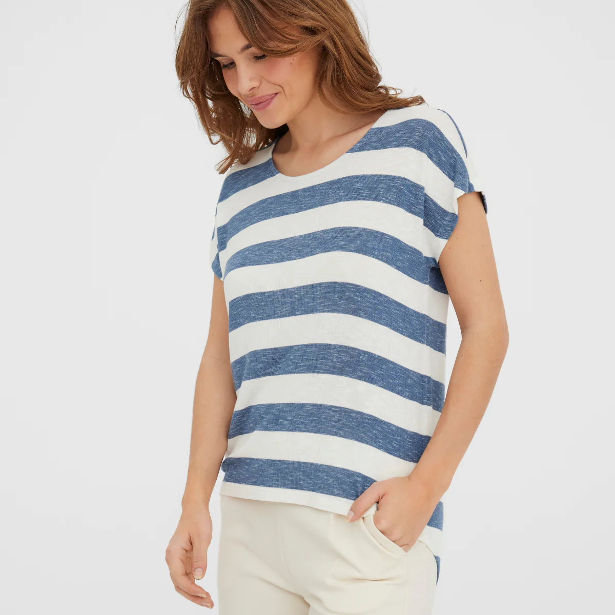 T-shirt da Donna a righe bianco e blu con girocollo Vero Moda