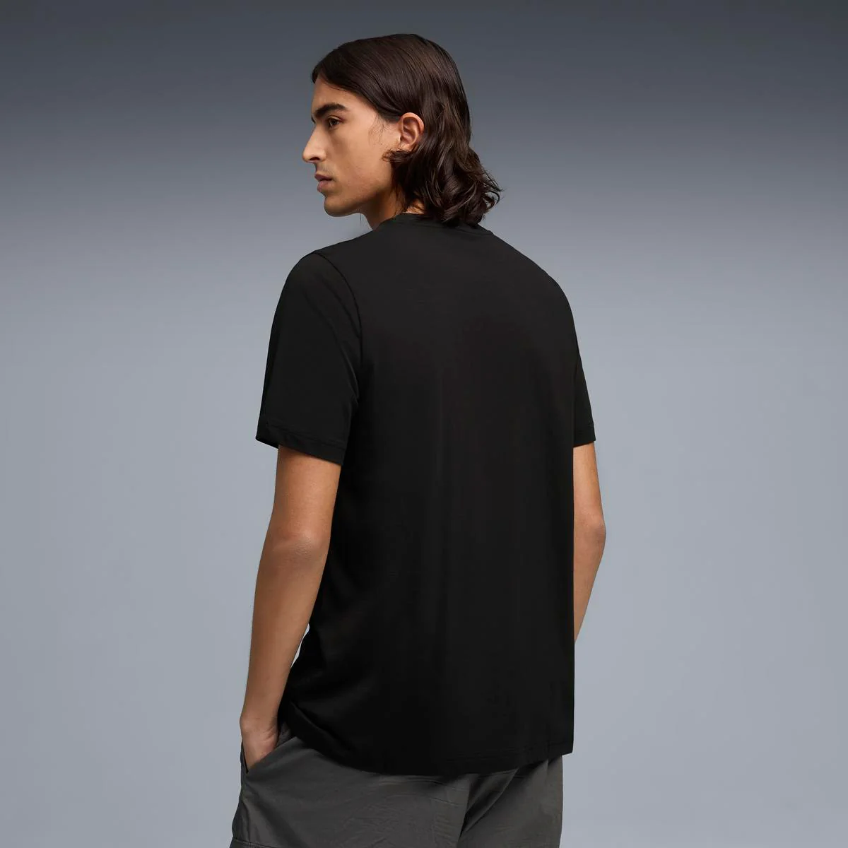 T-shirt da uomo nera con logo bianco in cotone Puma - Image 2