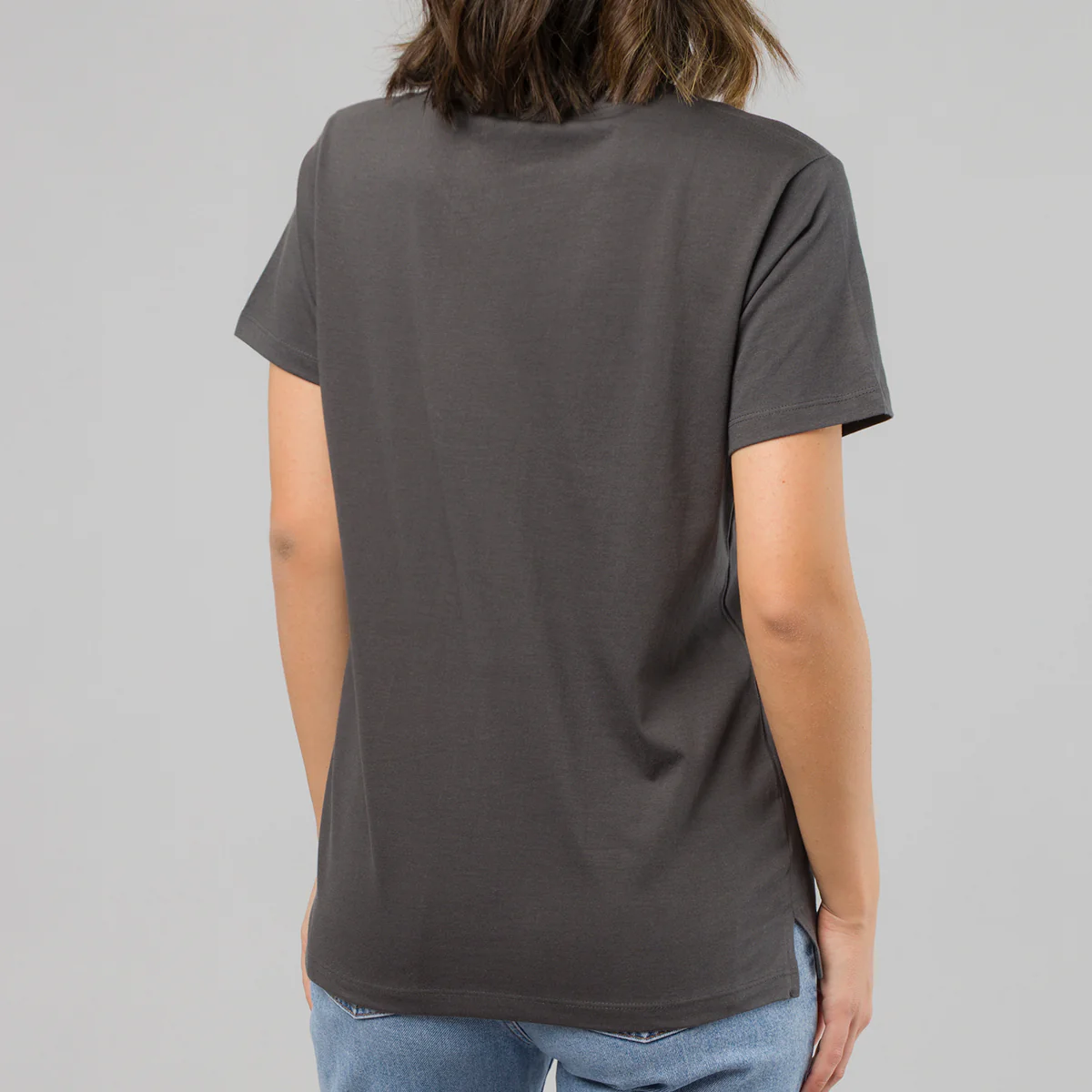 T-shirt grigio scuro da Donna con stampa Kuromi - Image 2