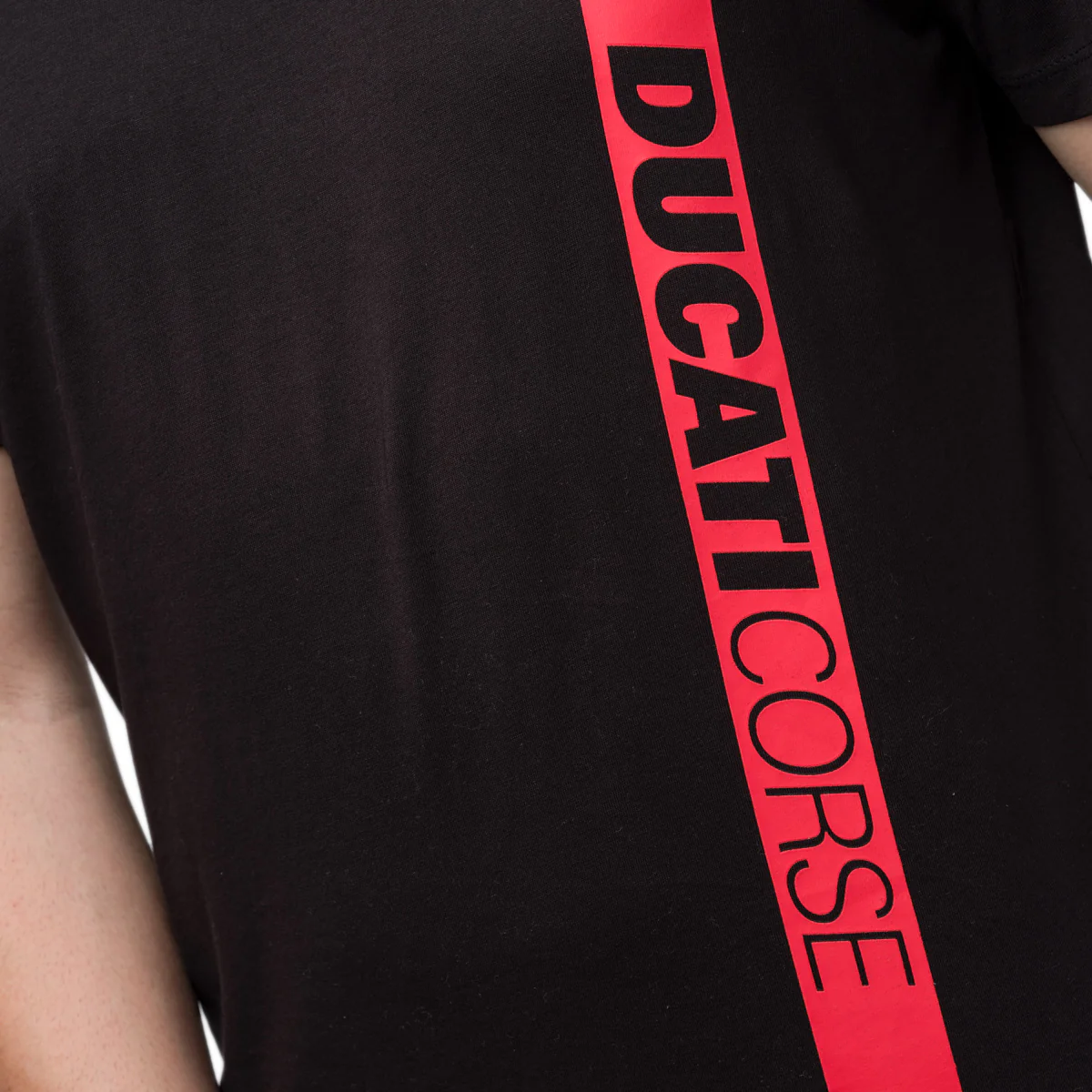 T-shirt nera da uomo con logo frontale Ducati Corse - Image 3