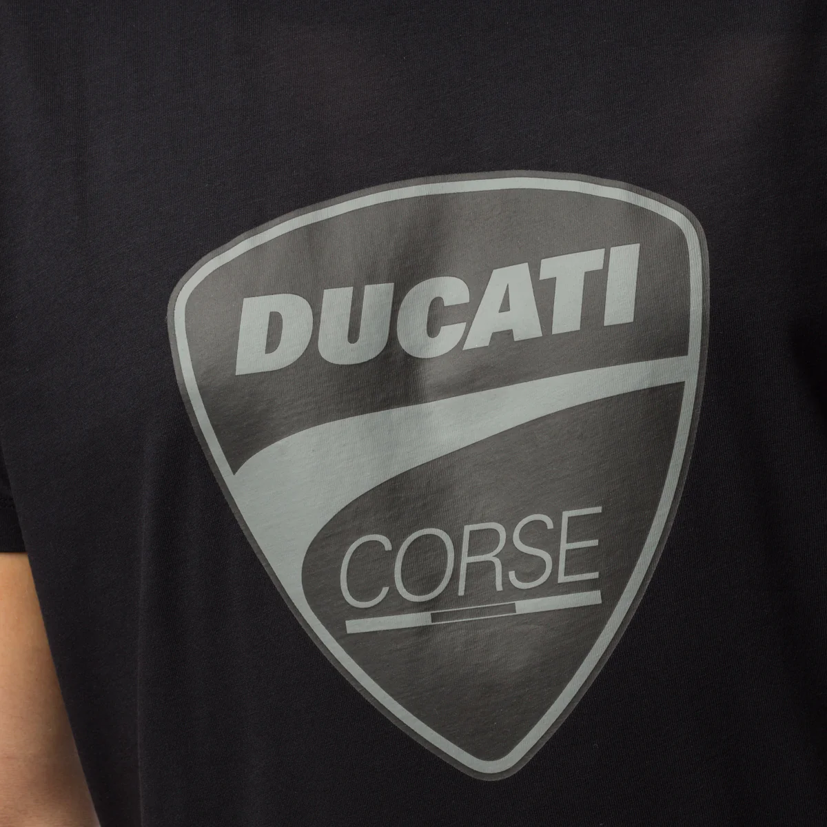 T-shirt nera da uomo con logo sul petto Ducati - Image 3