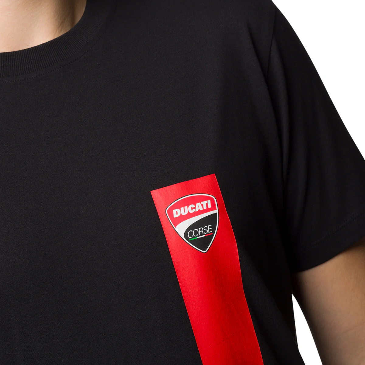T-shirt nera da uomo con striscia rossa verticale con logo Ducati Corse - Image 4