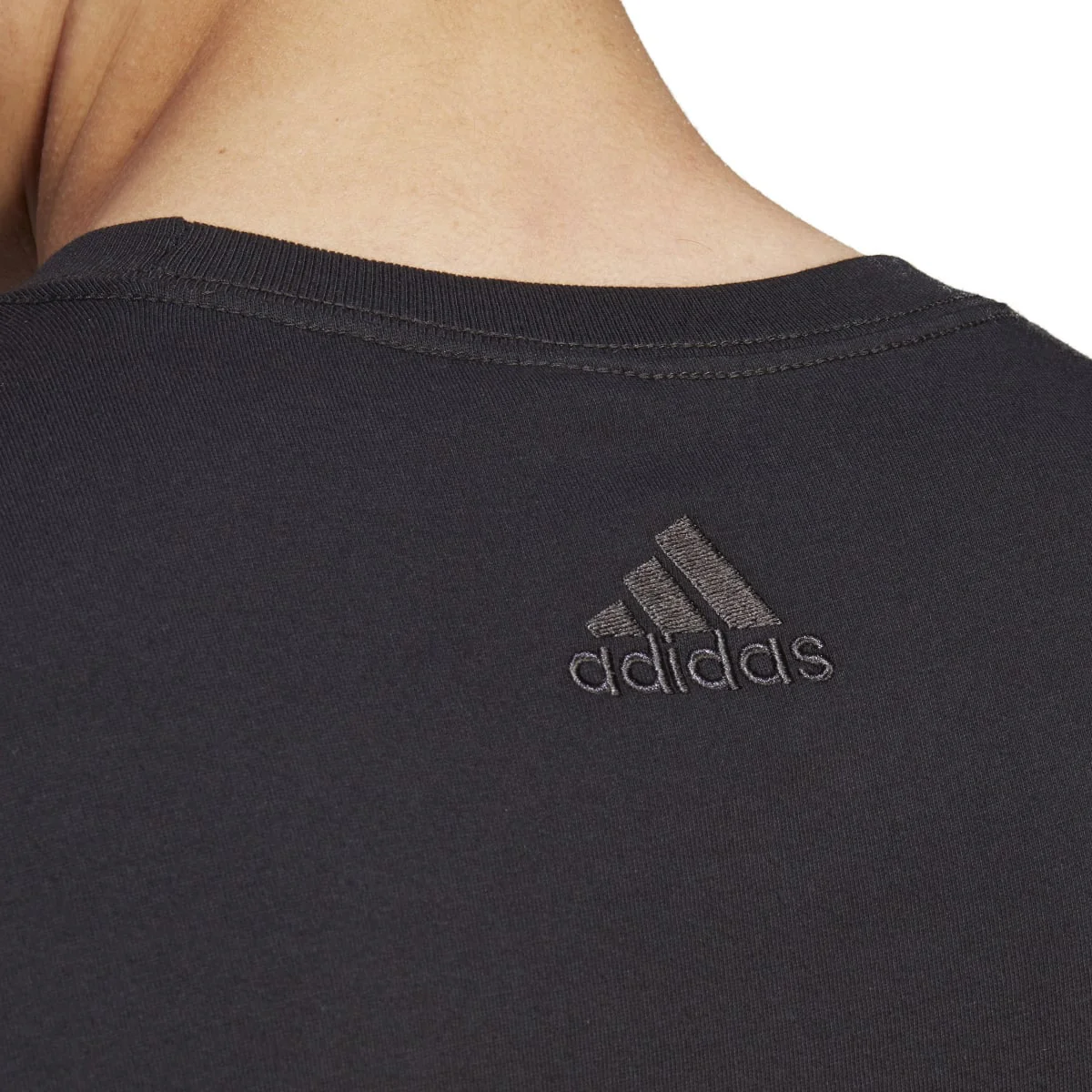 T-shirt nera da uomo Essentials Single Jersey Linear Embroidered Logo adidas - Image 5