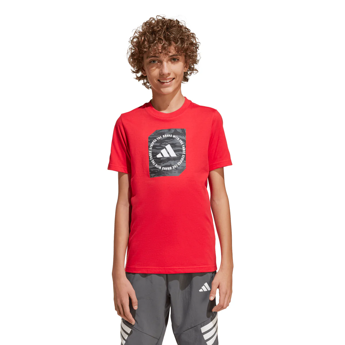 T-shirt rossa da Bambino con logo frontale stampato adidas - Image 2