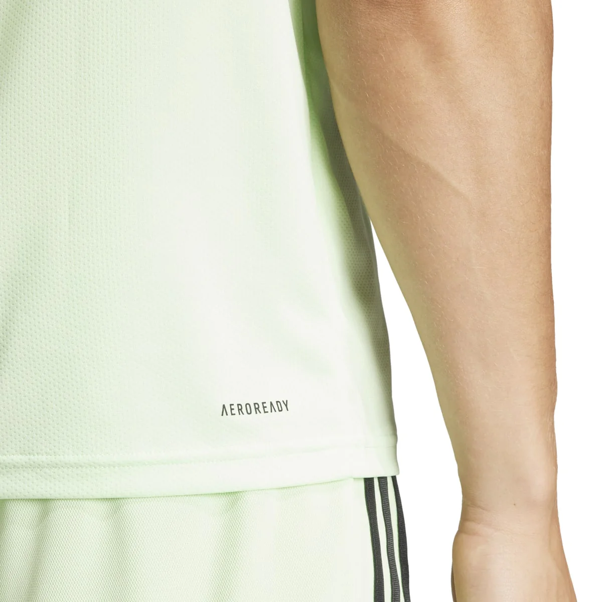 T-shirt verde chiaro da uomo con logo nero adidas Essentials Training - Image 5