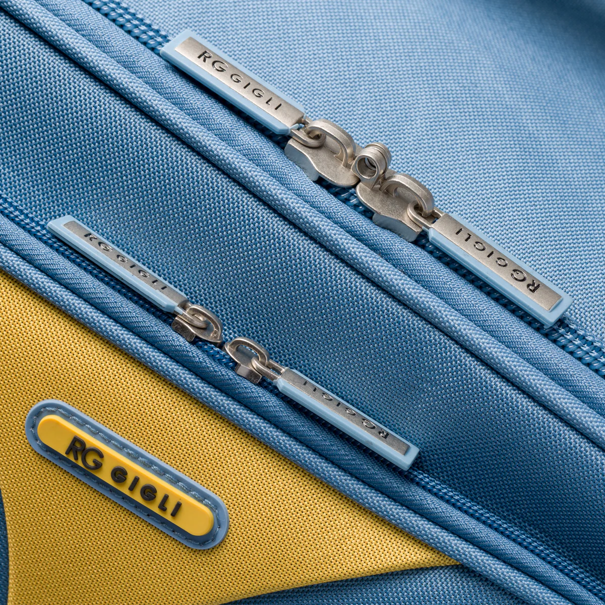 Trolley grande azzurro in tessuto Romeo Gigli - Image 4