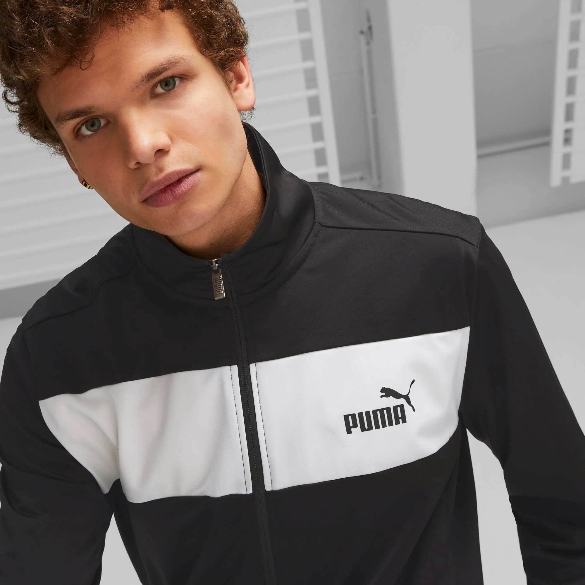 Tuta sportiva nera da uomo con zip e fascia a contrasto Puma - Image 4