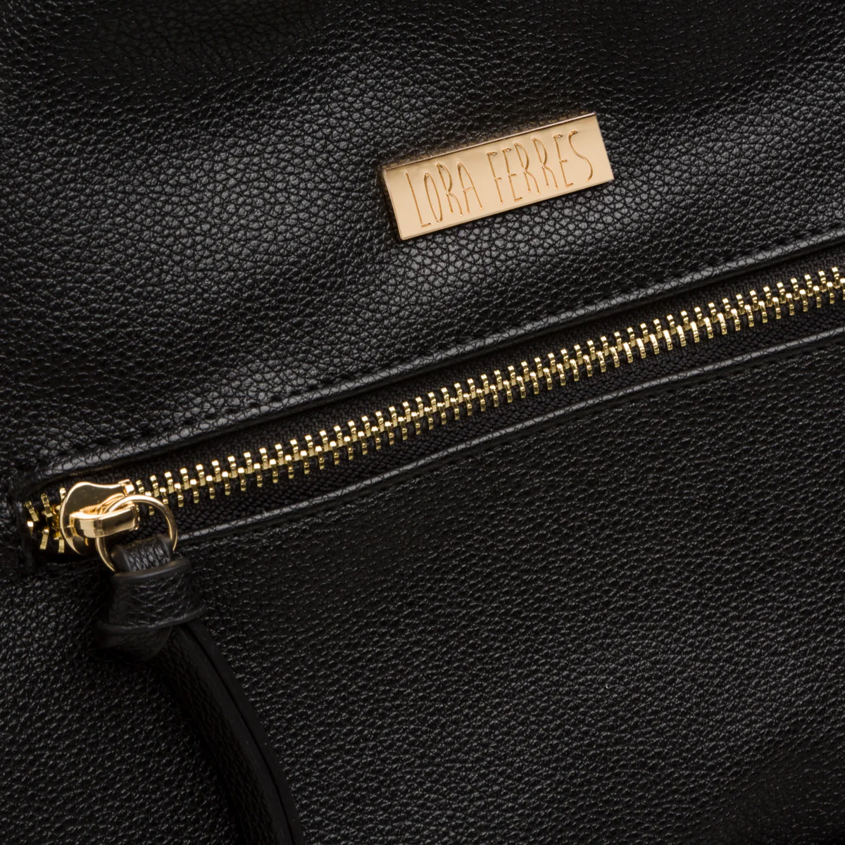 Zaino nero da donna con tasche esterne Lora Ferres - Image 3