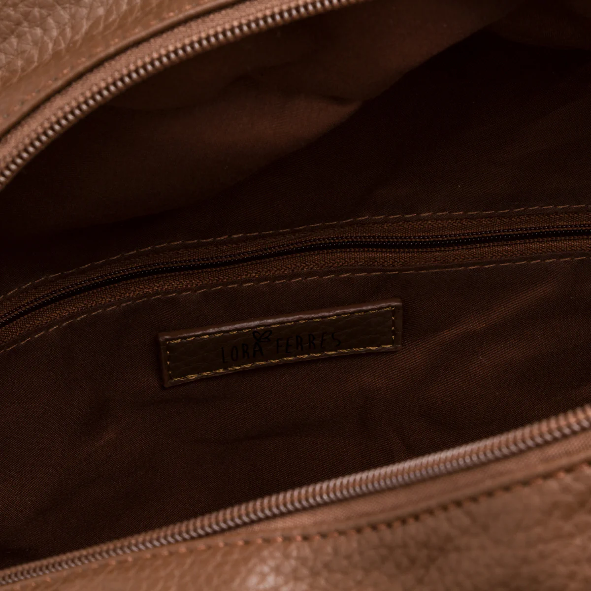 Zaino da donna color marrone con logo Lora Ferres - Image 4