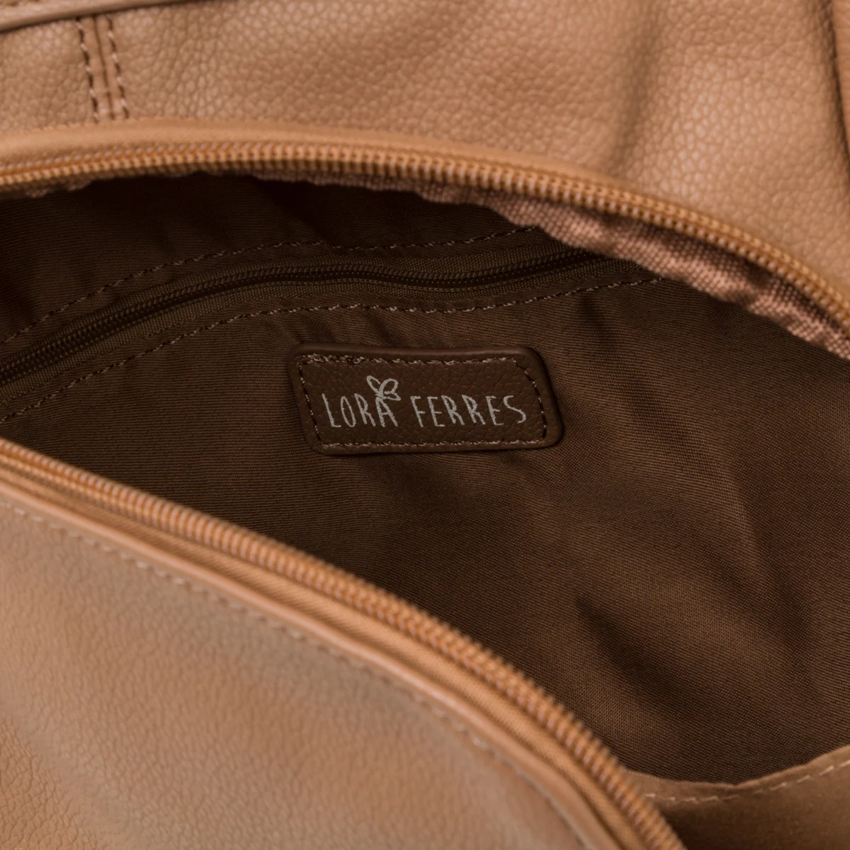 Zaino marrone da donna con tripla zip Lora Ferres - Image 5